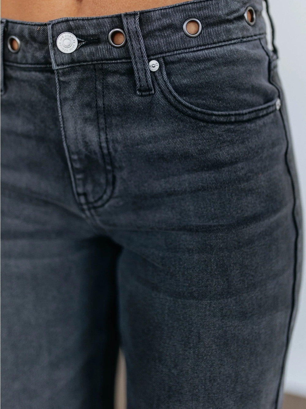 High-Rise Wide-Leg Women’s Jeans - Charcoal Gray - Picture 3 of 7